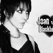 Think there’s a better way to start off the week than with some Joan Jett & the Blackhearts? Well, you would be WRONG.