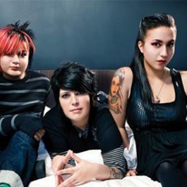 girlinacoma