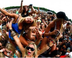 music festival, girls, essentials, summer, fest, fun, crowd